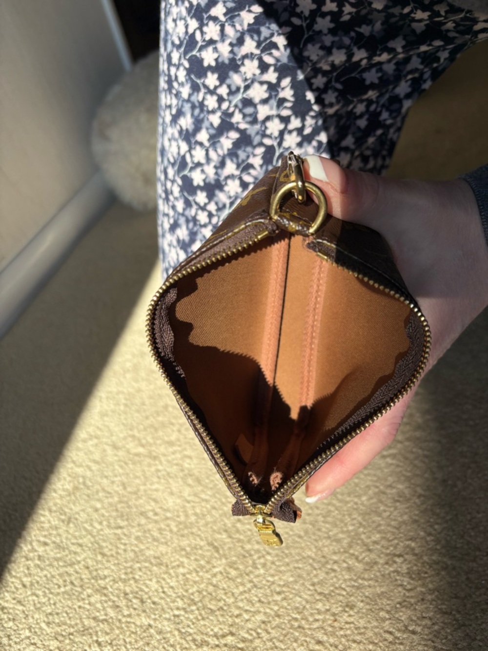 Louis Vuitton Pochette Accessoires - Picture 10 of 16